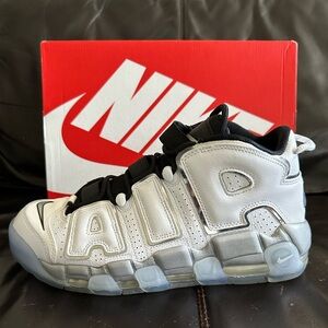 Nike Air More Uptempo SE Mens Size 11/Womens 12.5